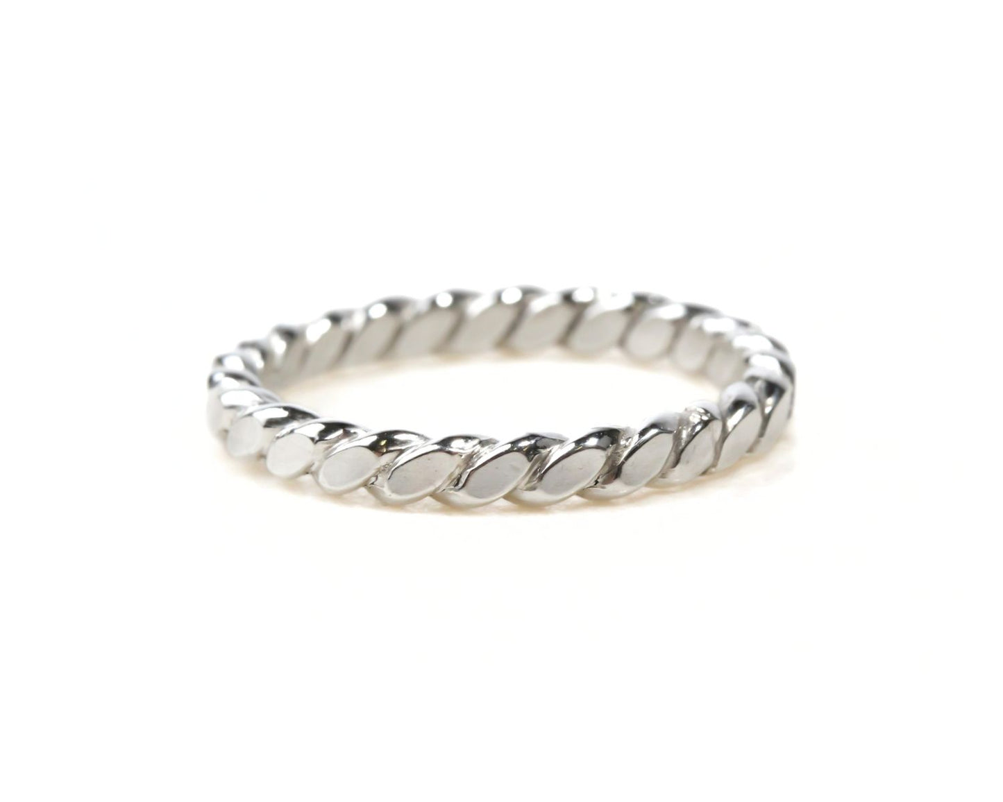 Unity Twist Ring