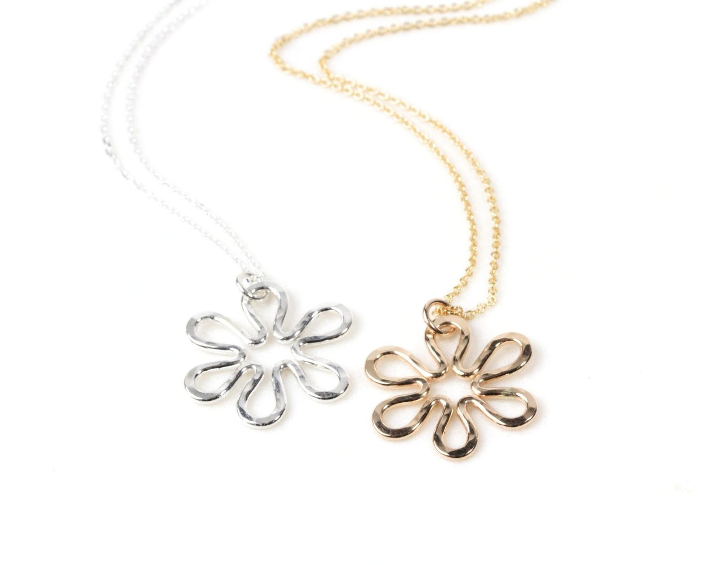 The Daisy Flower Necklace